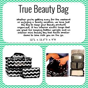Thirty-One Gifts True Beauty Bag in Black Chevron - COPY